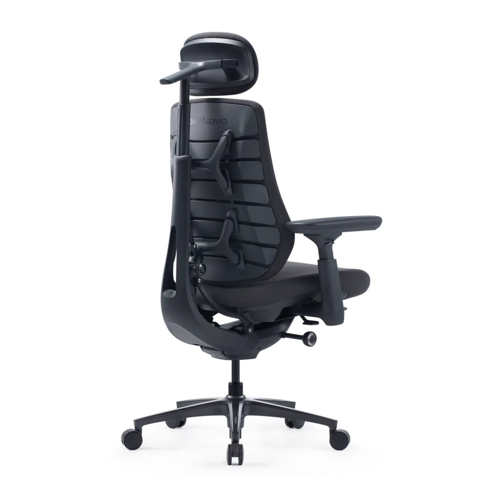 Maxis Airflow в рабочем кабинете рядом с письменным столом